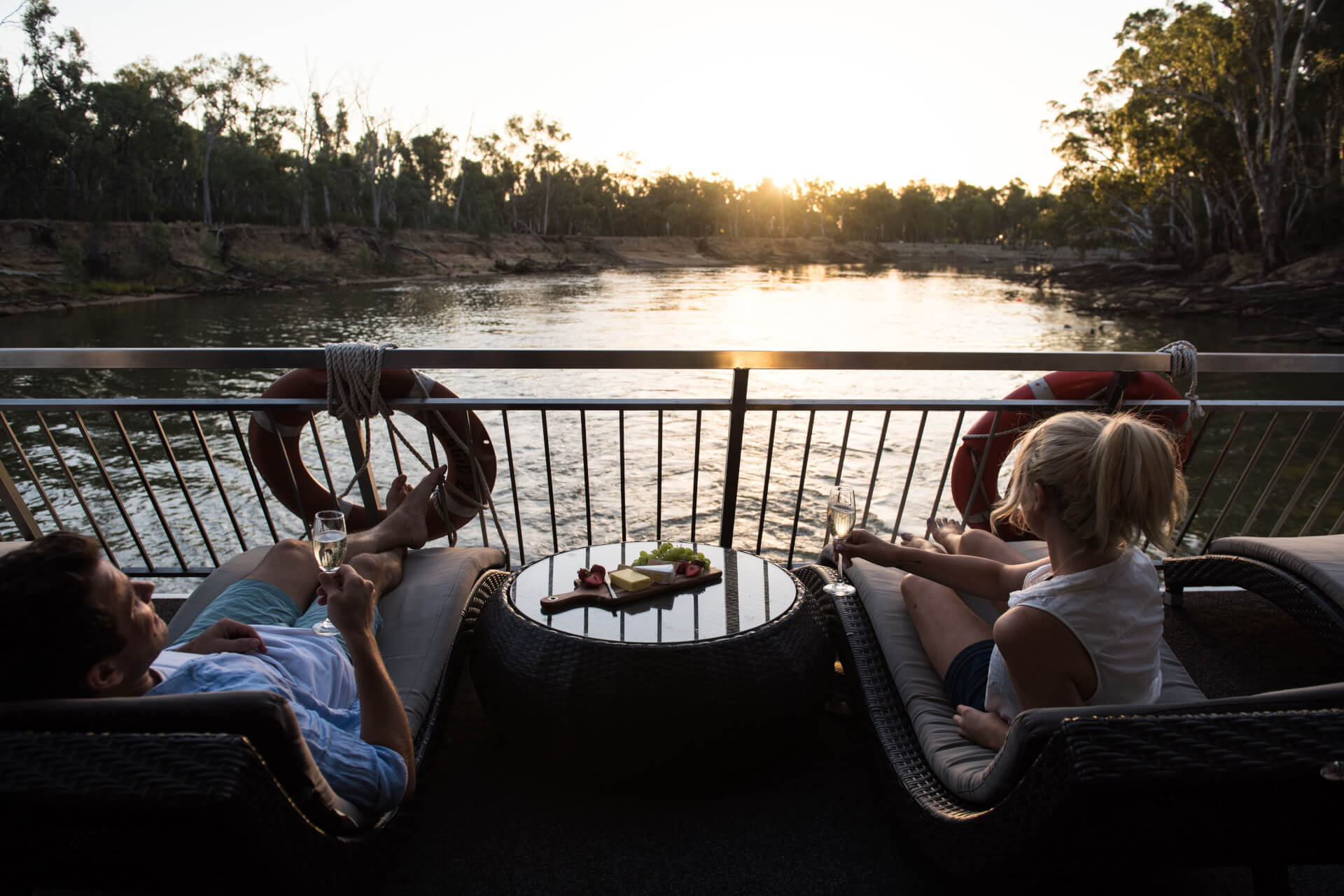 Overnight on a houseboat