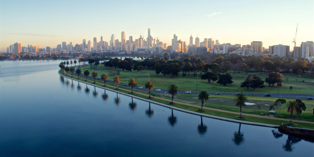 Explore Melbourne and regional Victoria while attending F1 Australia